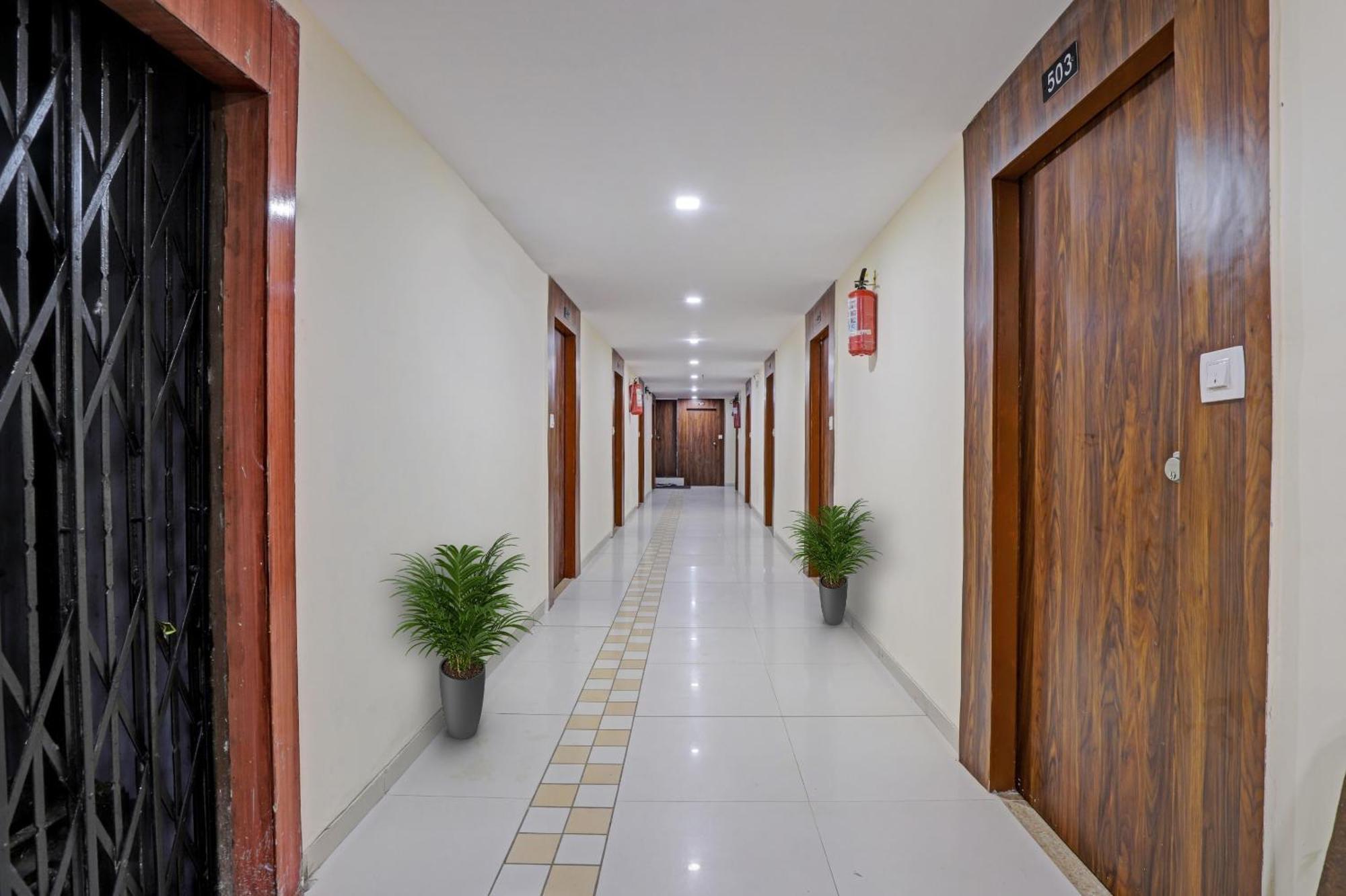 Hotel O Neelkamal Ахмедабад Экстерьер фото