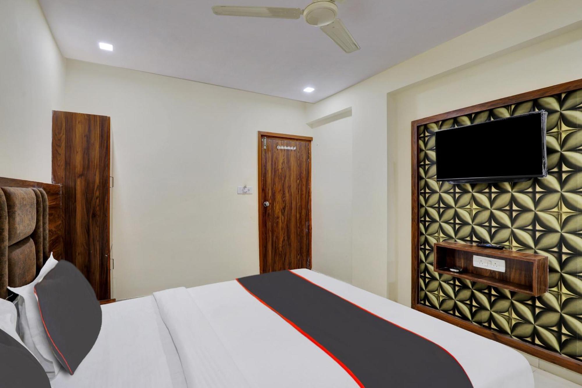 Hotel O Neelkamal Ахмедабад Экстерьер фото
